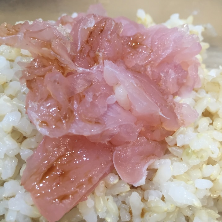 白だしと醤油に漬け込みびんちょうまぐろの玄米丼 レシピ 作り方 By のこ311 楽天レシピ 白だしと醤油に漬け込みびんちょうまぐろの玄米丼 レシピ 作り方 By のこ311 楽天レシピ